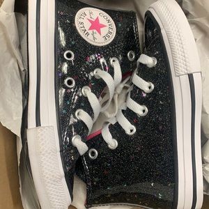 Girls converse size 11 new never worn in box
